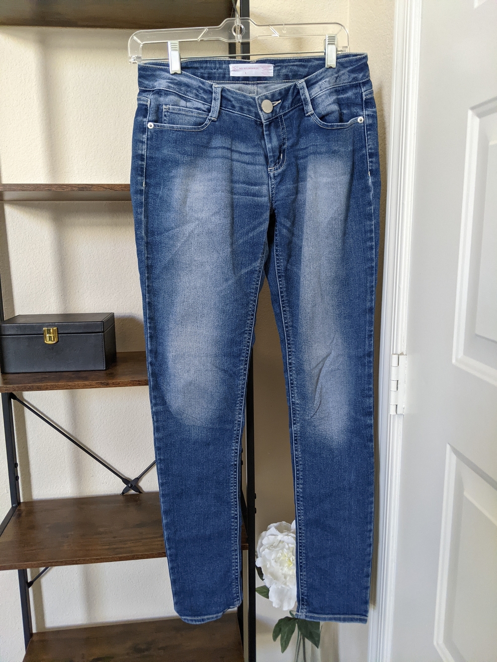 No Boundaries Ultra Low Rise Blue Y2K Skinny Jeans w/ Faded Wash Juniors size 3
